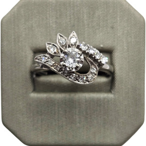  14K White Gold Diamond Flower/Fan Ring