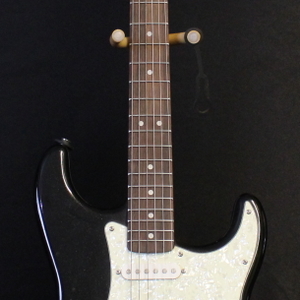 Fender STRATOCASTER