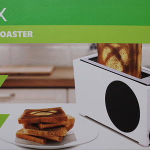 Xbox Series S 2-Slice Toaster with Removable Crumb Tray