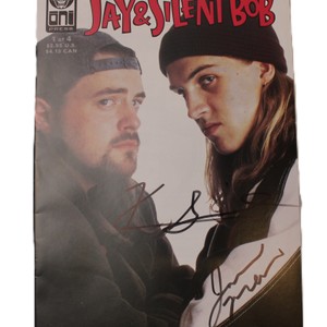 Jay And Silent Bob  Autographed magizine 
