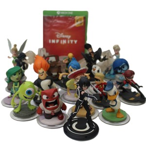 Xbox One Microsoft Disney Infinity Game with 17 Figures