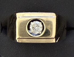 14kt 12.85G sz11.25 Mens Diamond ring 