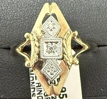 Ring sz10.25 10kt 3.49G Filigree style ring with diamonds