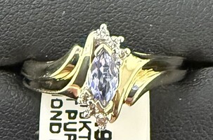 Ring 10kt 2.90G Light Purple and Diamond Ring