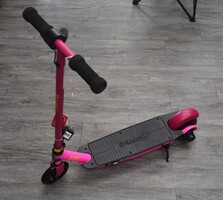 Razor E90 Scooter