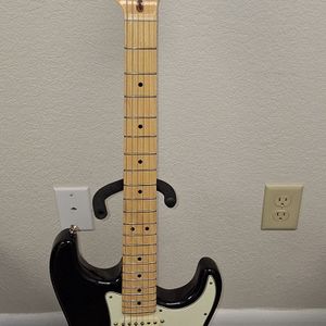 FENDER STRATOCASTER