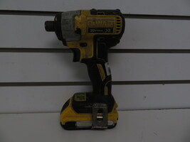 DEWALT 1/4" CORDLESS IMPACT DRIVER W/BATTERY, NO CHARGER