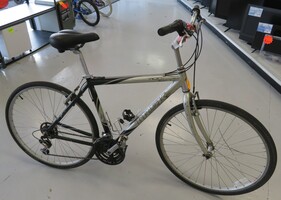 TREK  7100 MULTI TRACK BIKE 