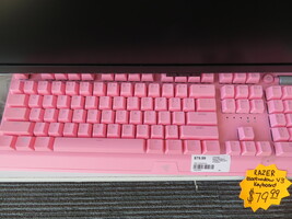RAZER PINK MECHANICAL GAMING KEYBOARD rz03-0354