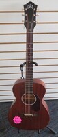 GUILD  M-20 ACOUSTIC GUITAR W/ HARD CASE (STAND NOT INCLUDED)
