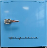 FRIGIDAIRE 1 .6 CU FT RETRO COMPACT REFRIGERATOR