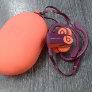 Beats A1747 WIRELESS HEADPHONES