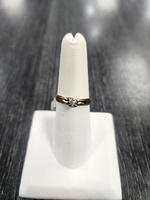  Female Yellow Gold Solitare Ring