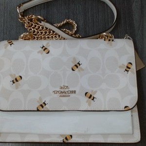 COACH NOLITA 19 SIGNATURE HANDBAG