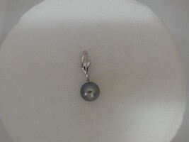  14KT GOLD BLACK PEARL PENDANT