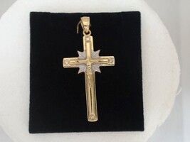  18KT GOLD CROSS PENDANT