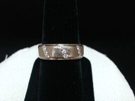  MENS 14KT BAND WITH DIAMONDS