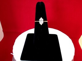 14KT YELLOW GOLD  MARQUISE DIAMOND ENGAGEMENT RING 