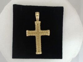  18KT GOLD CROSS CHARM