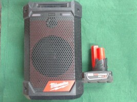 MILWAUKEE 2951-20 M12 RADIO & CHARGER JOB SITE RADIO