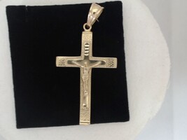  10KT GOLD CRUCIFIX CHARM