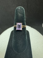  10kt YG Purple Stone Ring