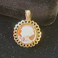  10k yellow gold cameo pendant