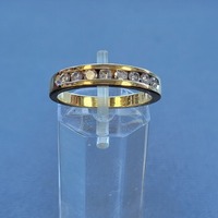  18k yellow gold ring with diamonds