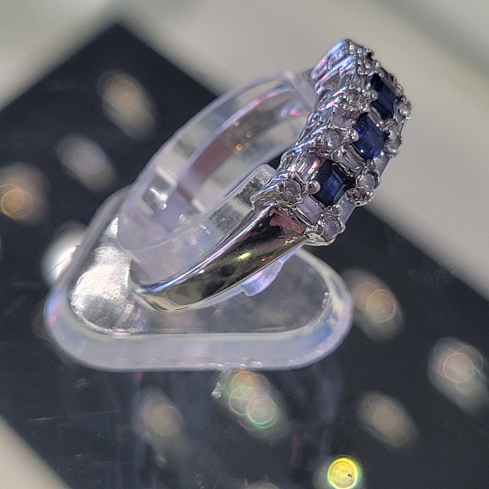  14K White Gold Diamond & Saphire Ring