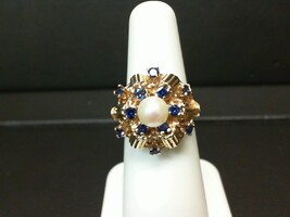 14kt, 6.06g; Pearl Ring W/ 12 Sapphires