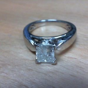  14KT 3.30DWT RING ~ 1 CT SOLITAIRE SQUARE DIA 