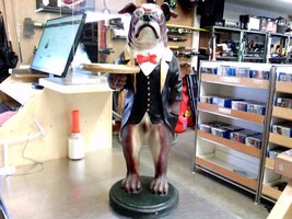 Bulldog Boxer Butler Statue