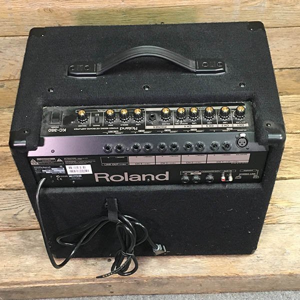  4-channel mixing keyboard amplifier with 120-watt/12 speaker and horn tweeter