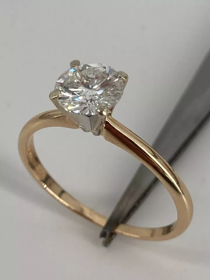 14KT Yellow Gold Diamond Ring Size 7.75 2g