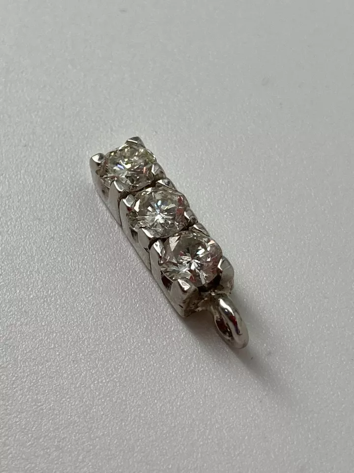 14KT White Gold Diamond Pendant 2.2g Approx 1 cttw
