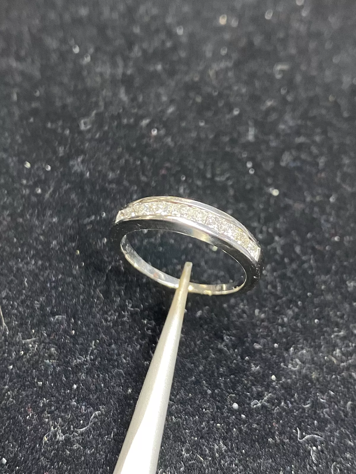 14KT White Gold Diamond Ring Aprx 1/4 cttw Size 5 3.1g 1.82mm