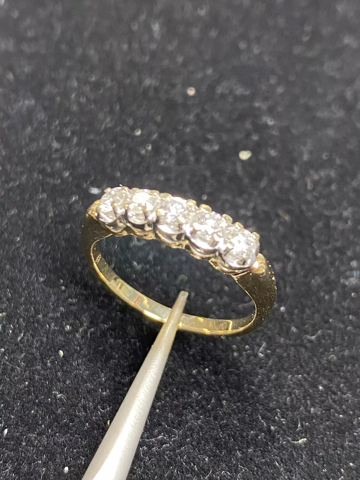 14KT White Gold Diamond Ring Aprx .46 PTS TW Size 7.5 3.4g 1.93mm