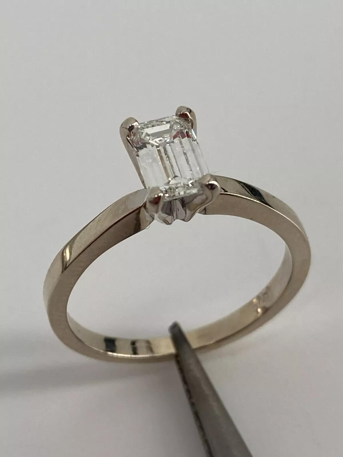 14KT White Gold Diamond Emerald Cut Ring Size 7 2.9g