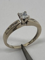 14KT White Gold Diamond Ring Size 8 3.4g