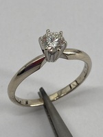 14KT White Gold Diamond Ring Size 6 1.9g