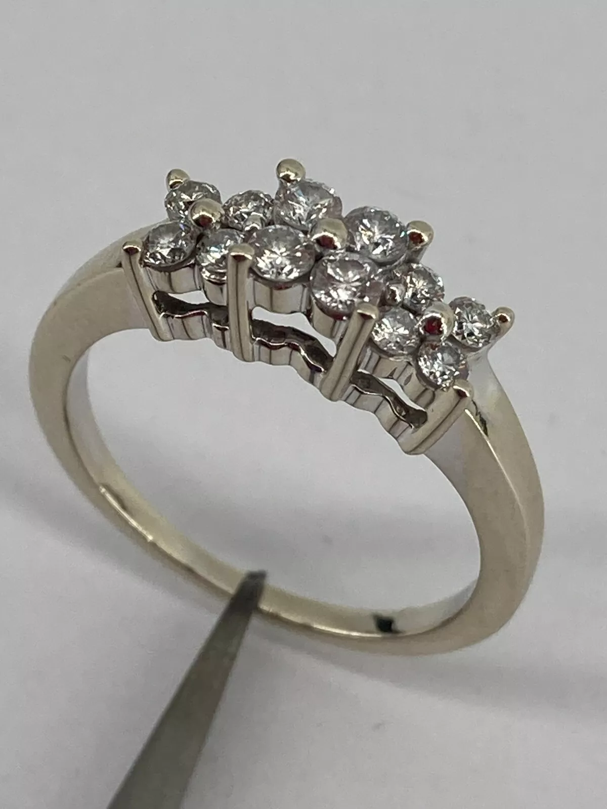 14KT White Gold Diamond Ring Size 6.75 3.6g
