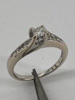 14KT White Gold Diamond Ring Size 6 3.1g 1/2cttw