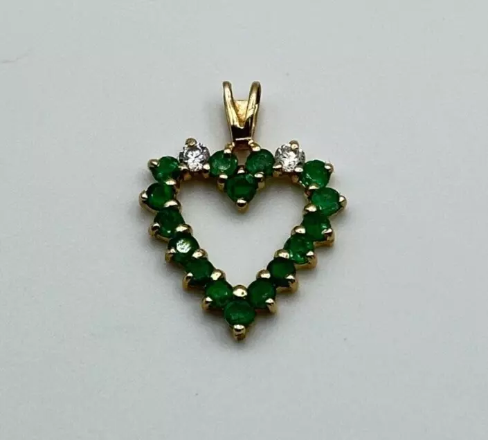 14KT Yellow Gold Emerald Heart Pendant with CZs 1.2g