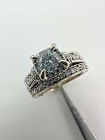 14KT White Gold Diamond Ring Size 8 7.7g