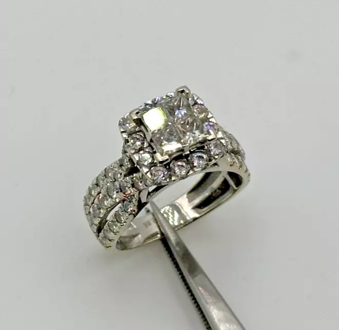 14KT White Gold Diamond Ring Size 7.25 6.2g