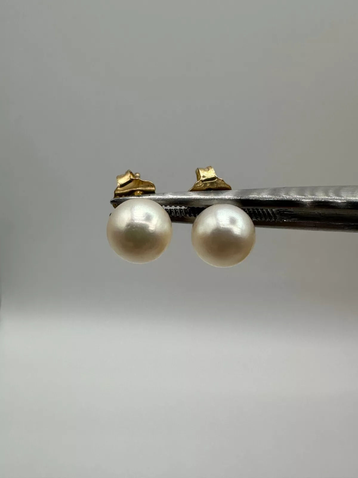 14KT Yellow Gold Pearl Earrings 1.1g