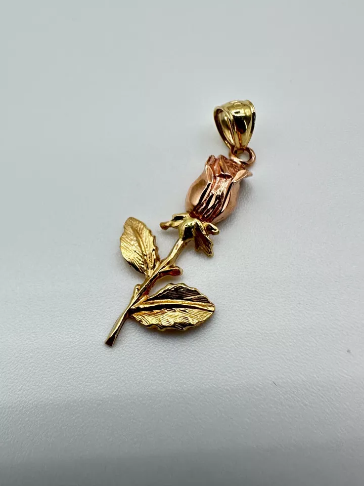 10KT Multi-Tone Gold Rose Pendant 1.4g
