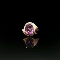 10KT Yellow Gold Ring with Amethyst Stone - Size 6