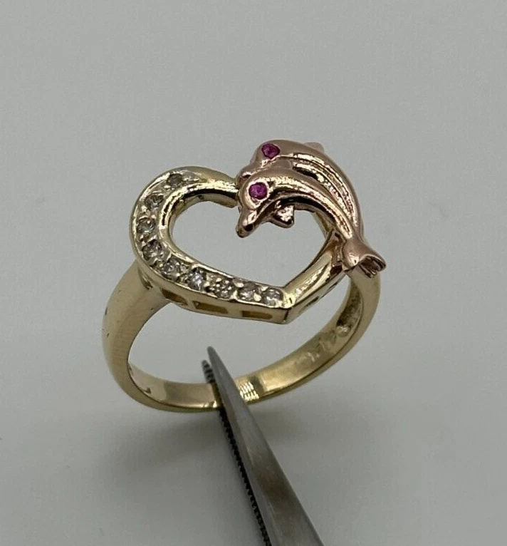  14KT Multi-Tone Gold Heart with Dolphins Ring CZs Size 7.25 4g
