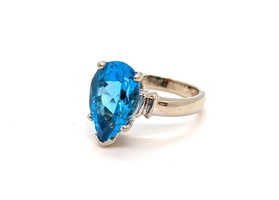 14k Gold Ring with Blue Stone